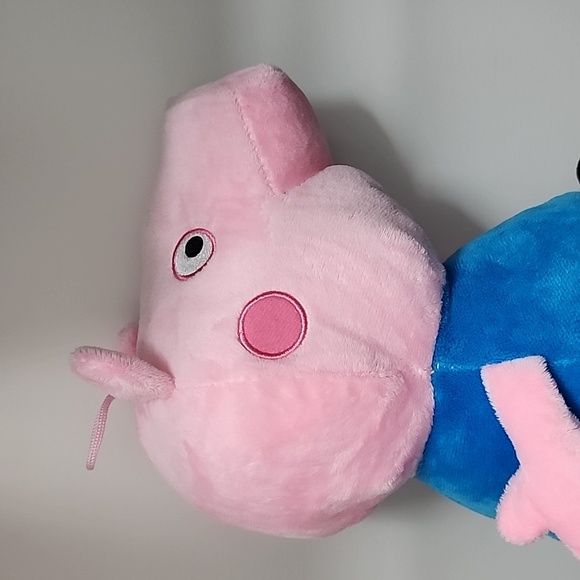 George Pig Stuffie - Picture 2 of 6